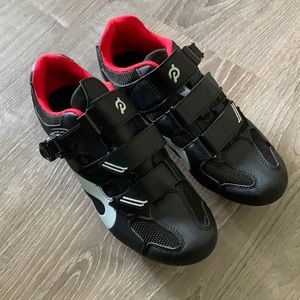 Peloton cycle shoes size 43 with cleats. NEW